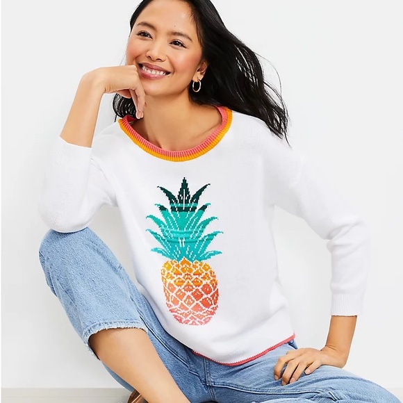 LOFT Sweaters - Ann Taylor Loft Pineapple Intarsia crewneck sweater Size Medium.